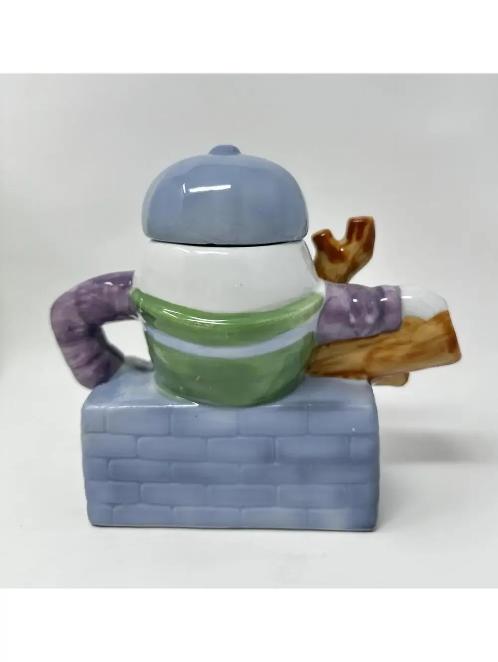Humpty Dumpty On The Wall Teapot